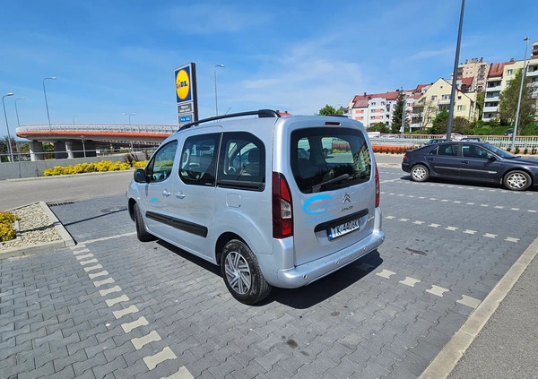 Citroen Berlingo cena 17300 przebieg: 306800, rok produkcji 2012 z Kielce małe 79